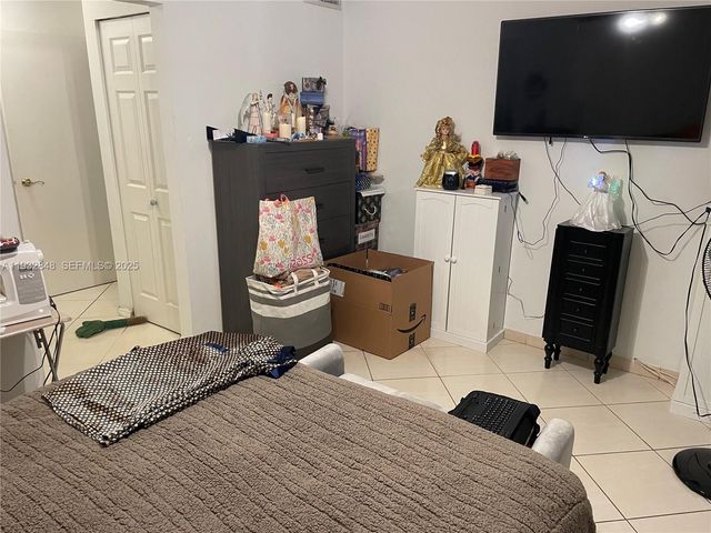 940 NE 199th St 209, Miami, FL 33179