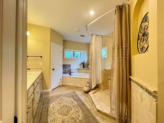 2490 BROTHERWOOD CV, Collierville, TN 38017