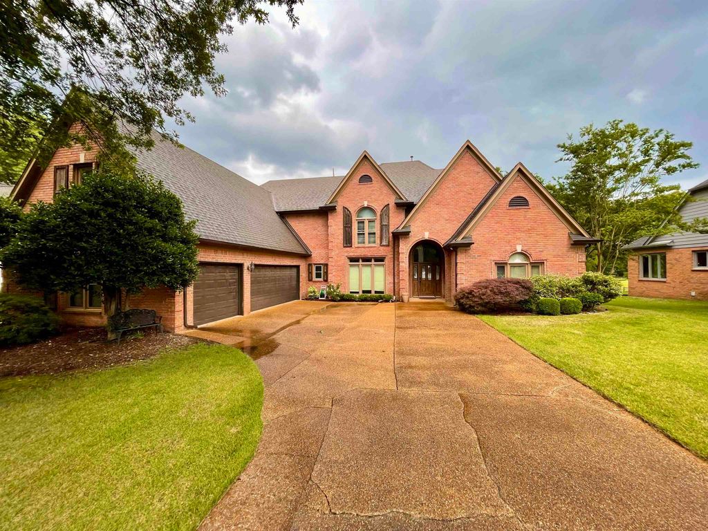 2490 BROTHERWOOD CV, Collierville, TN 38017