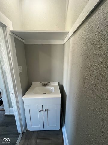 2105 Central Avenue, Anderson, IN 46016