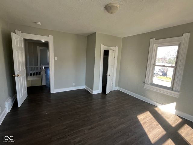 2105 Central Avenue, Anderson, IN 46016