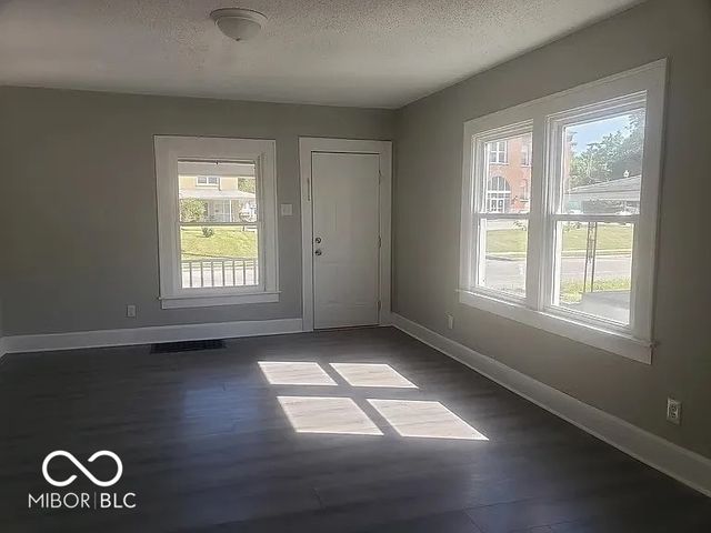 2105 Central Avenue, Anderson, IN 46016