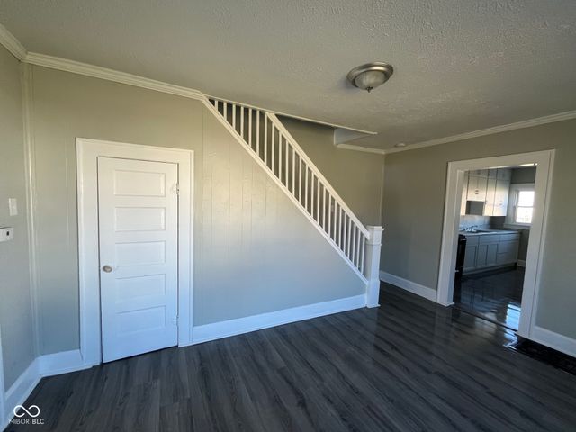 2105 Central Avenue, Anderson, IN 46016