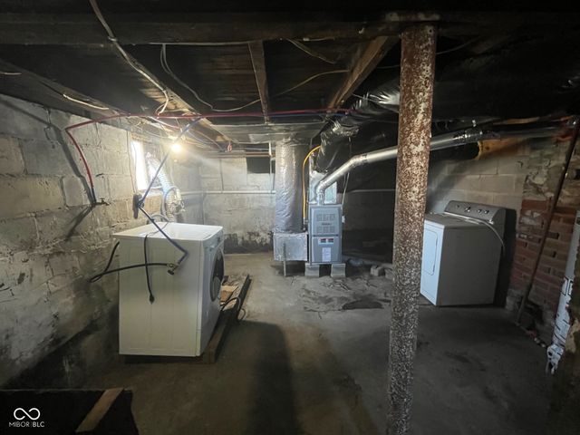 2105 Central Avenue, Anderson, IN 46016