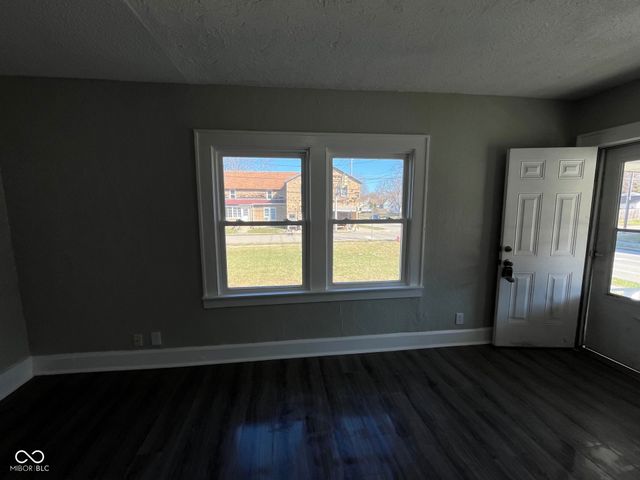 2105 Central Avenue, Anderson, IN 46016