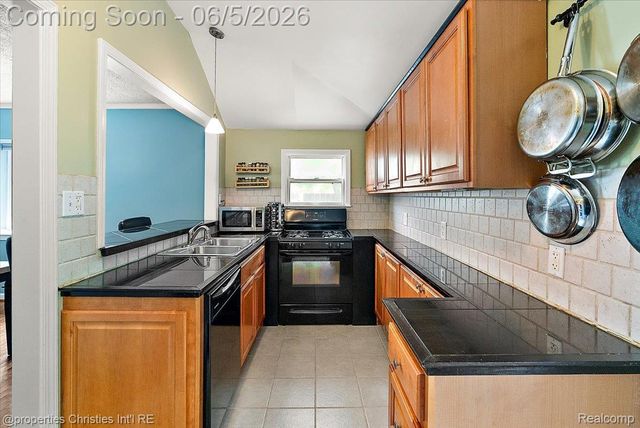 2715 Inman Street, Ferndale, MI 48220