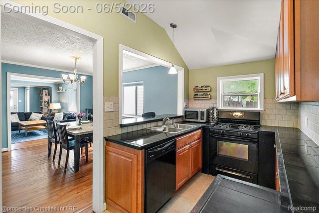 2715 Inman Street, Ferndale, MI 48220