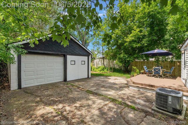 2715 Inman Street, Ferndale, MI 48220
