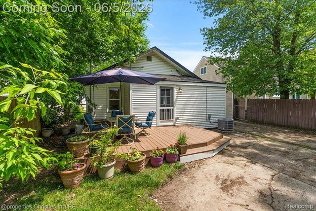 2715 Inman Street, Ferndale, MI 48220