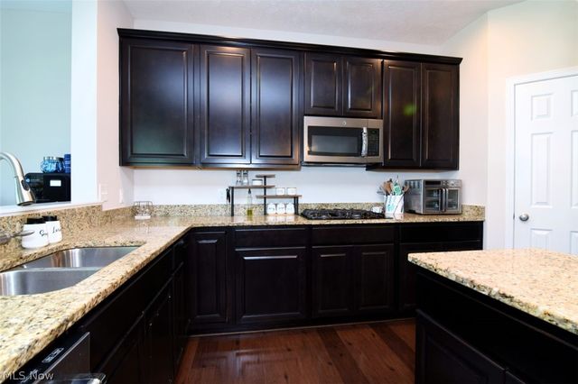 10442 Florida Street, Reminderville, OH 44202