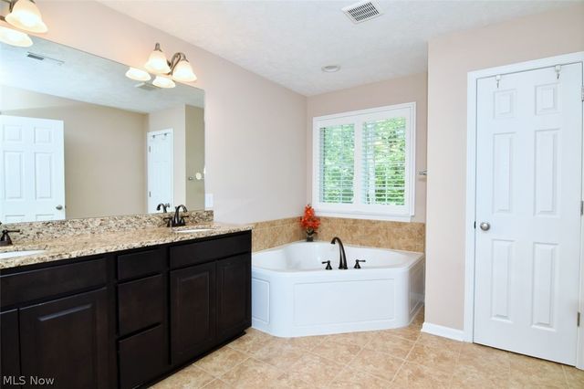 10442 Florida Street, Reminderville, OH 44202