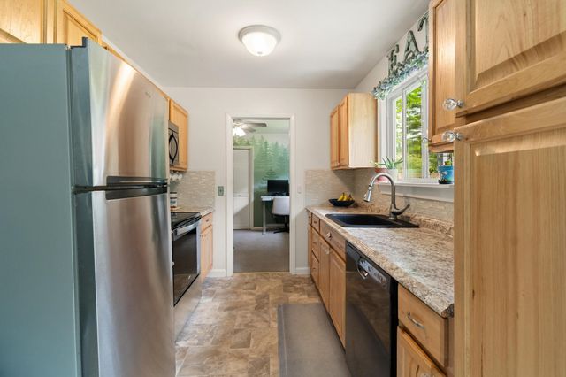 1819 Huntington Road, Richmond, VT 05477