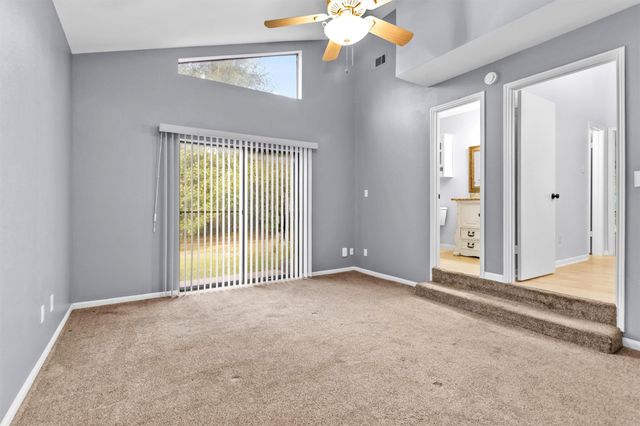 15 April Village, Conroe, TX 77356