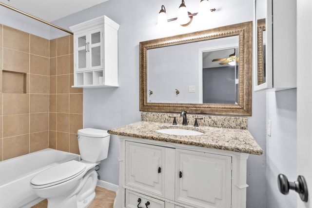 15 April Village, Conroe, TX 77356