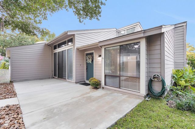 15 April Village, Conroe, TX 77356