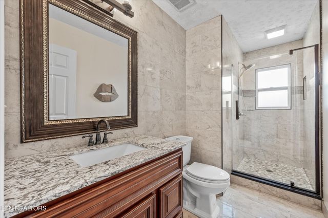 4621 Royalview Rd, Knoxville, TN 37921