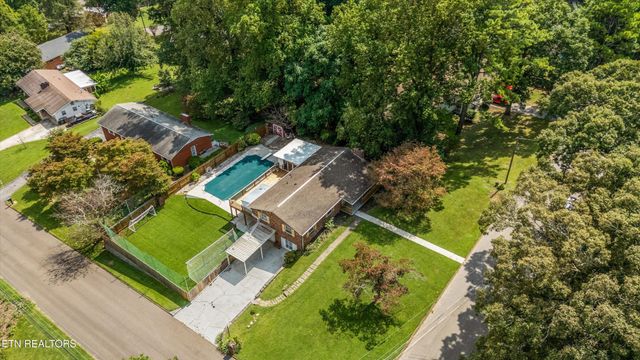 4621 Royalview Rd, Knoxville, TN 37921