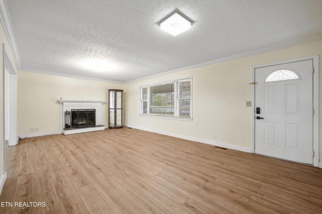 4621 Royalview Rd, Knoxville, TN 37921