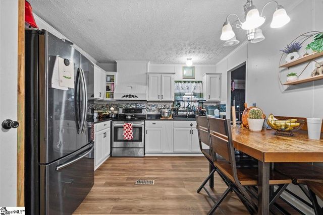 219 Shady Acres Circle, Greenville, SC 29611