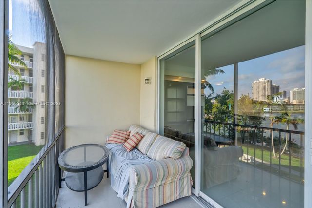 2861 Leonard Dr F311, Aventura, FL 33160