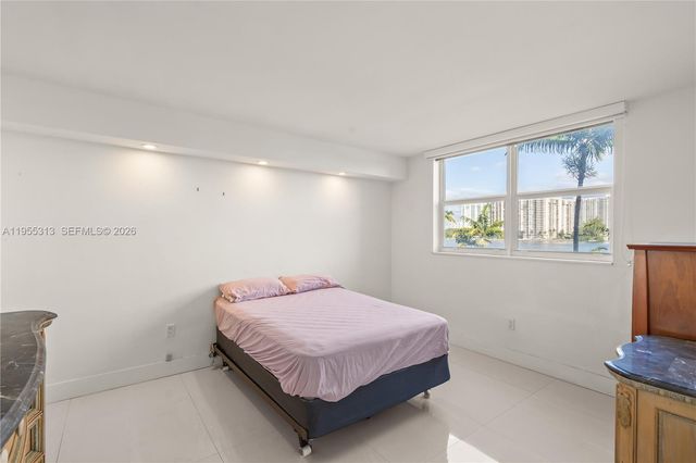 2861 Leonard Dr F311, Aventura, FL 33160