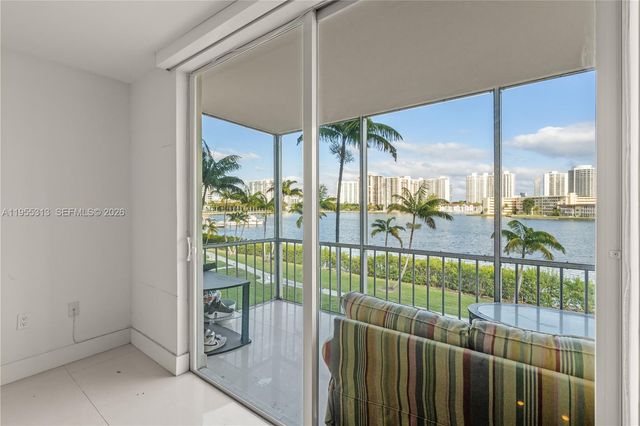 2861 Leonard Dr F311, Aventura, FL 33160