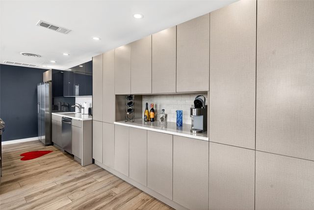 6211 Northwest Highway 400, Dallas, TX 75225