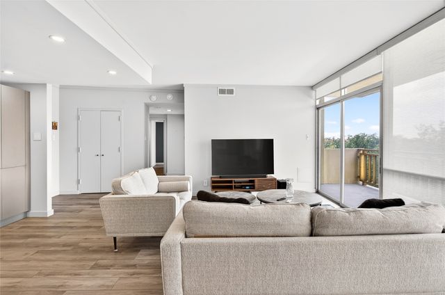 6211 Northwest Highway 400, Dallas, TX 75225