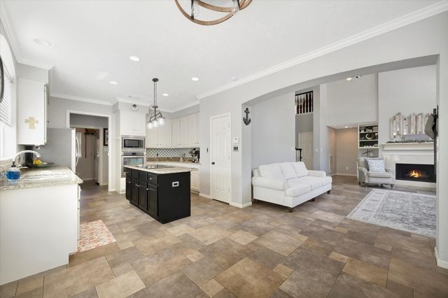 4306 Island Hills Drive, Pasadena, TX 77059