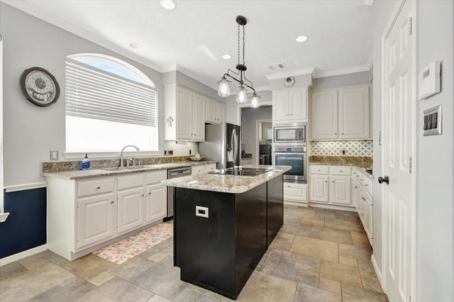 4306 Island Hills Drive, Pasadena, TX 77059
