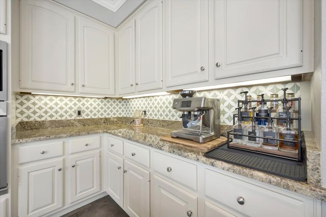4306 Island Hills Drive, Pasadena, TX 77059