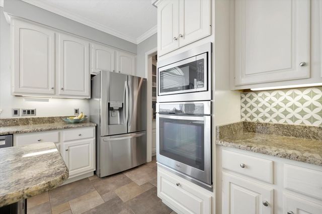 4306 Island Hills Drive, Pasadena, TX 77059