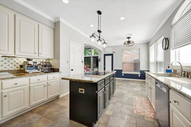 4306 Island Hills Drive, Pasadena, TX 77059
