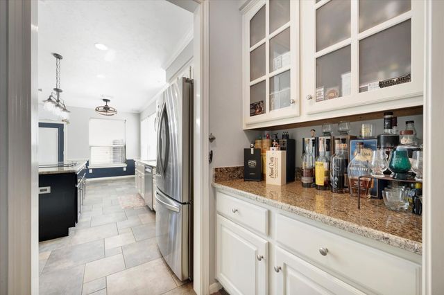 4306 Island Hills Drive, Pasadena, TX 77059