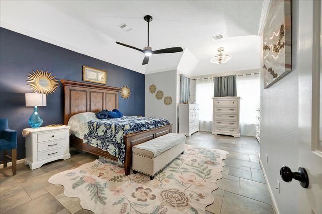 4306 Island Hills Drive, Pasadena, TX 77059