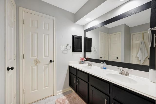 4306 Island Hills Drive, Pasadena, TX 77059
