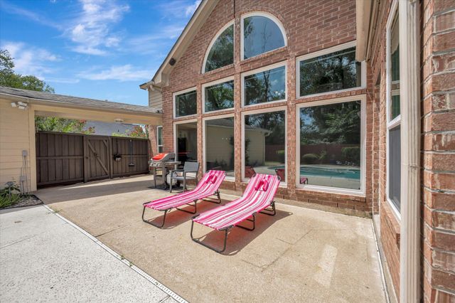 4306 Island Hills Drive, Pasadena, TX 77059