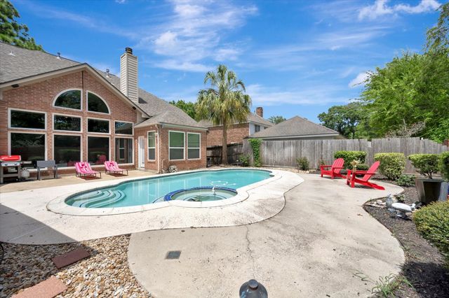 4306 Island Hills Drive, Pasadena, TX 77059