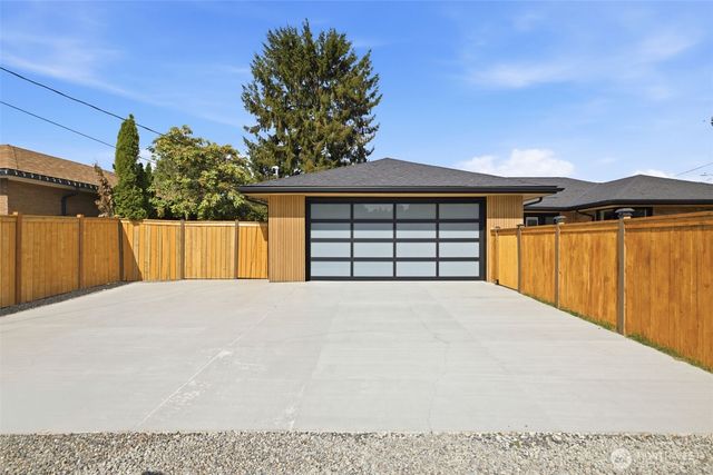 9518 18th Avenue NW, Seattle, WA 98117