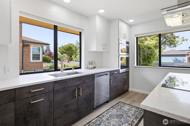 9518 18th Avenue NW, Seattle, WA 98117