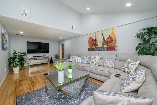 519 Calvert Road, North Brunswick, NJ 08902