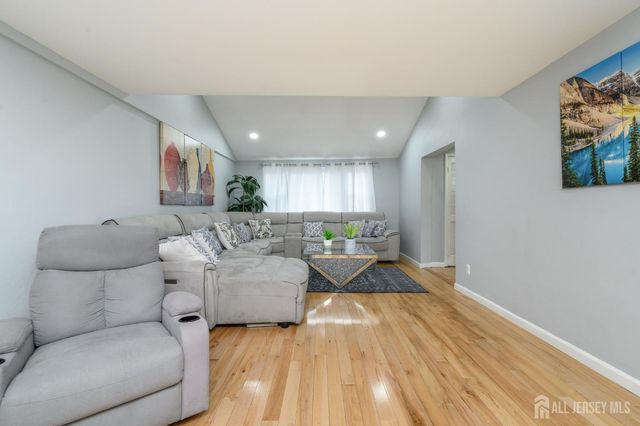 519 Calvert Road, North Brunswick, NJ 08902
