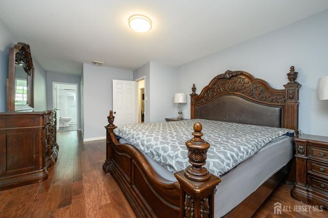 519 Calvert Road, North Brunswick, NJ 08902