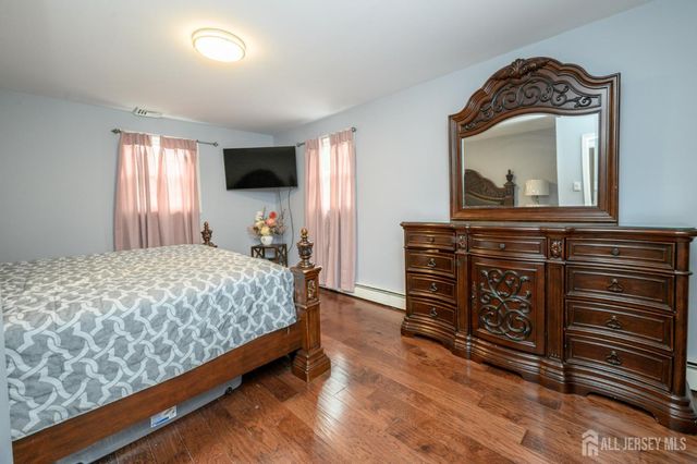 519 Calvert Road, North Brunswick, NJ 08902