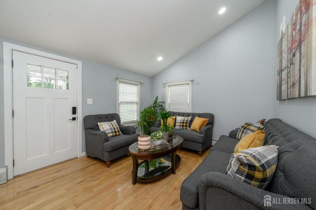 519 Calvert Road, North Brunswick, NJ 08902