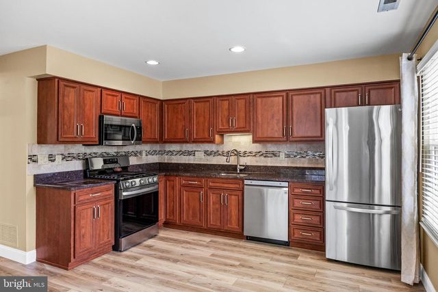 16 EDDLEWOOD PL, Mount Laurel, NJ 08054