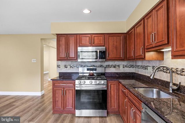 16 EDDLEWOOD PL, Mount Laurel, NJ 08054
