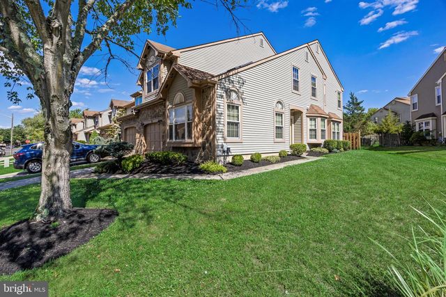 16 EDDLEWOOD PL, Mount Laurel, NJ 08054