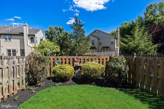 16 EDDLEWOOD PL, Mount Laurel, NJ 08054