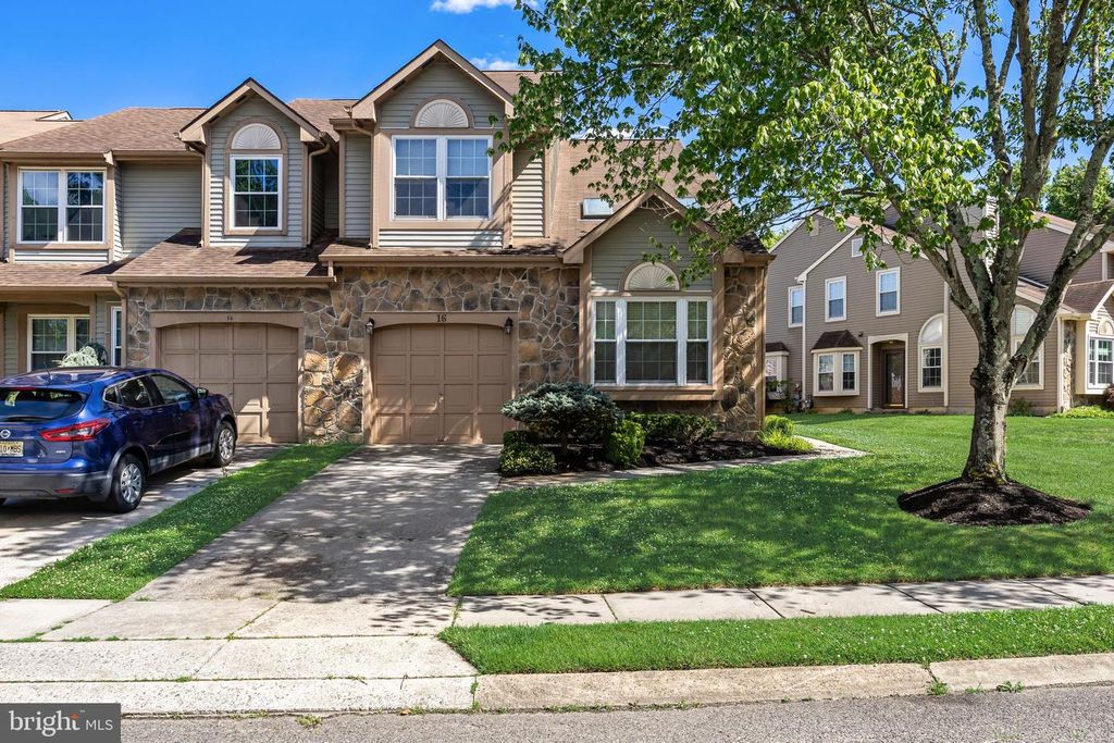 16 EDDLEWOOD PL, Mount Laurel, NJ 08054
